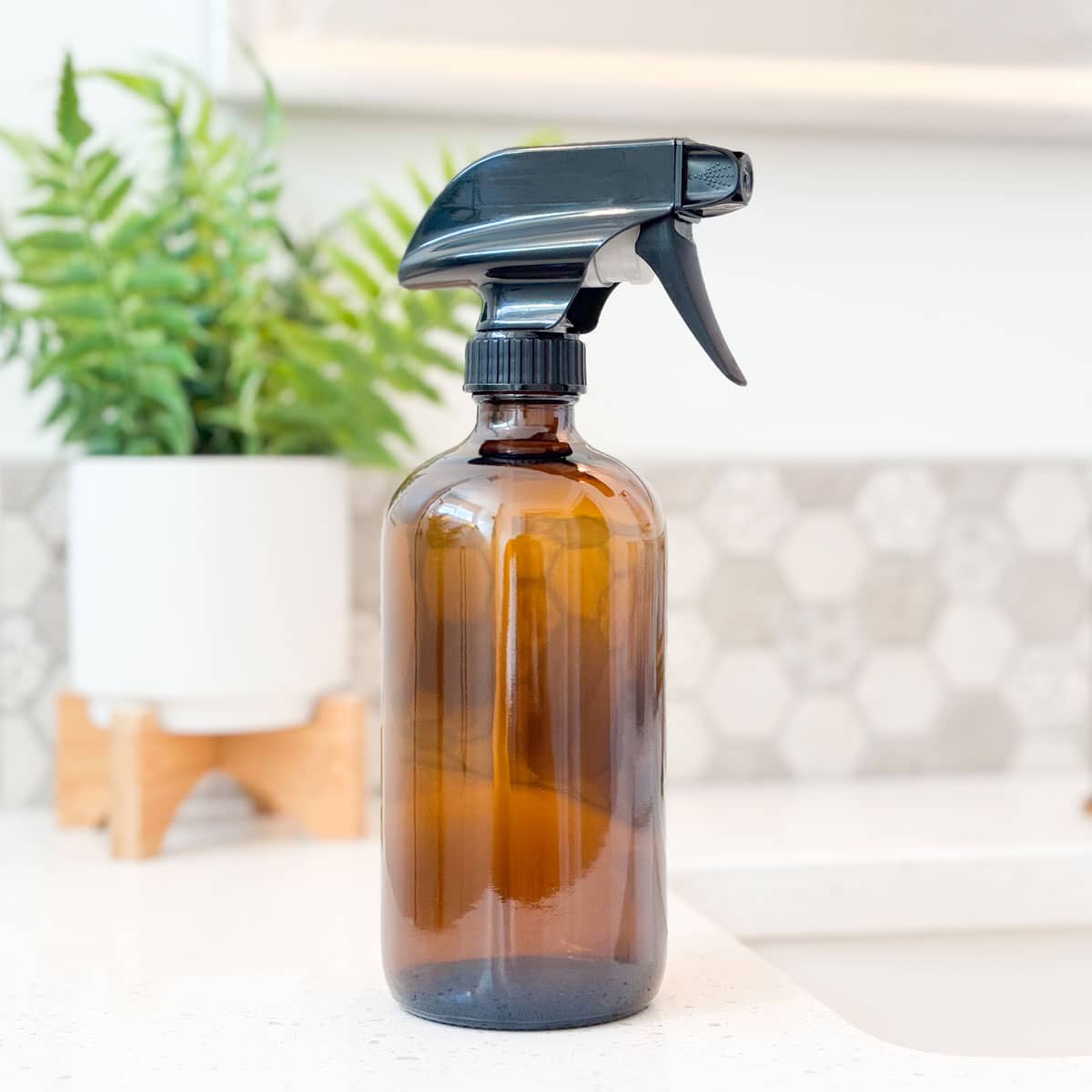 16oz Amber Glass Sprayer Bottle image 0