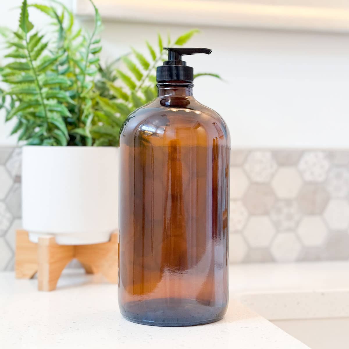 32oz Amber Glass Lotion Bottle image 0