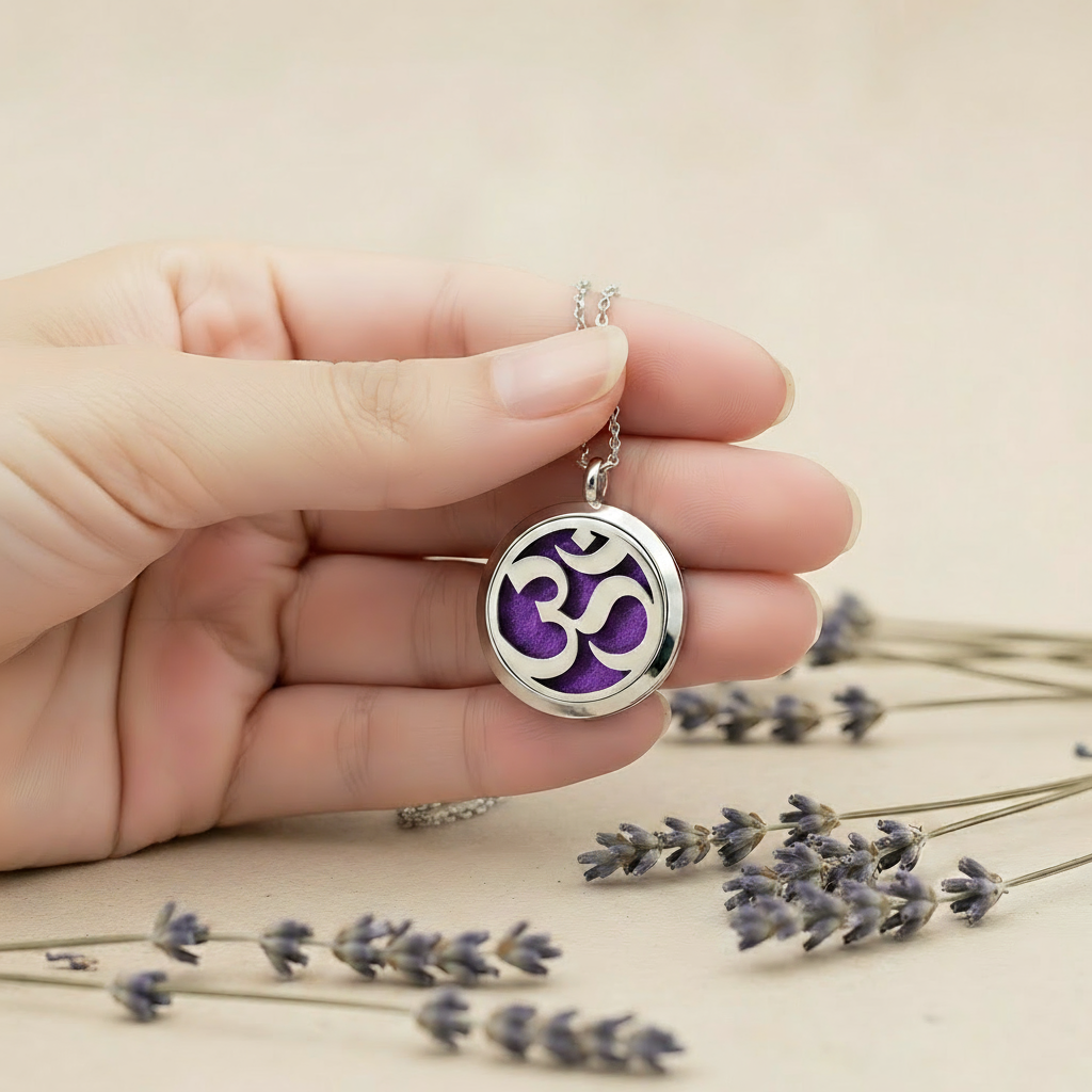 Om Necklace in Hand - Correct Chain